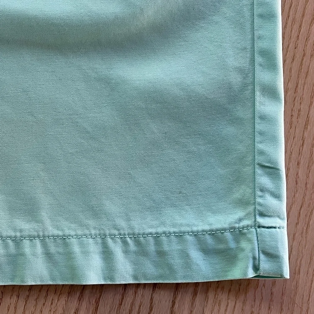 Men’s Vineyard vines blue short, Size 32 - Picture 5 of 6
